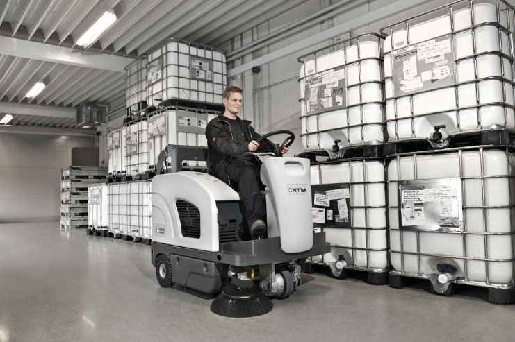 Nilfisk Aufsitzkehrmaschine SW 4000 P - Anwendung 1