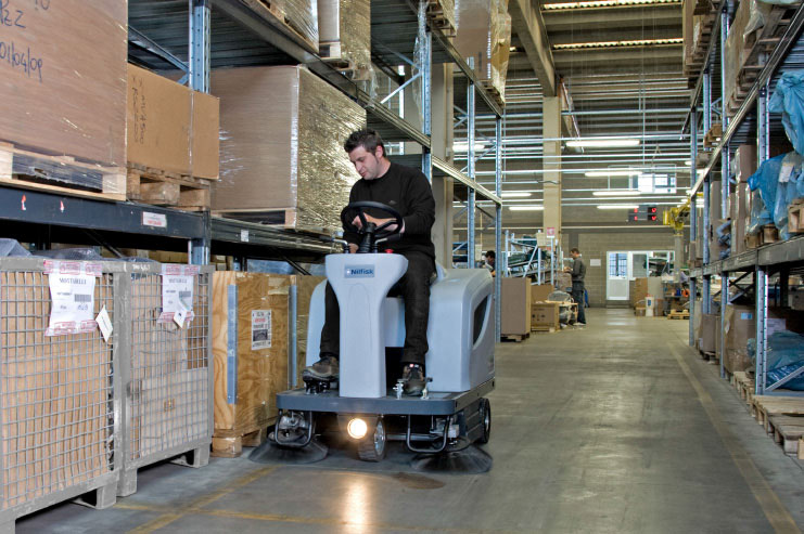 Nilfisk Kehrmaschine SR1101 B - Anwendung 03