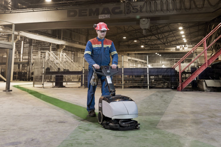 Nilfisk Scheuersaugmaschine SC351 01